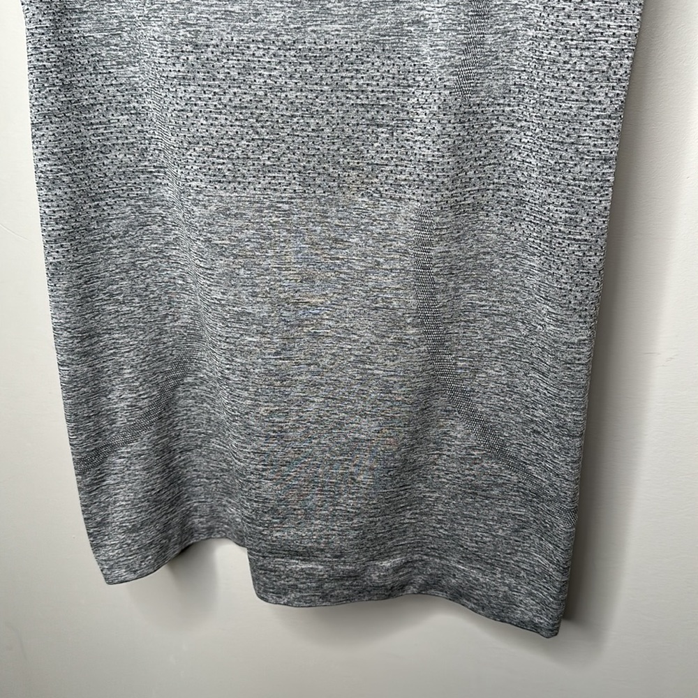 Lululemon Swiftly Tech Racerback 2.0 Grey - Picture 5 of 9